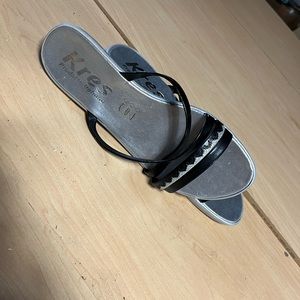 Designer sanders 3 pair new with tags bundle